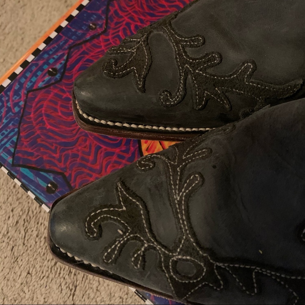Dusty Rocker Women’s Boots - Picture 8 of 8